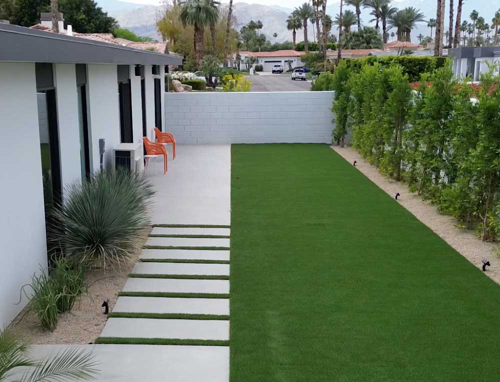 Rectangular EICHLER Turf Back Yard